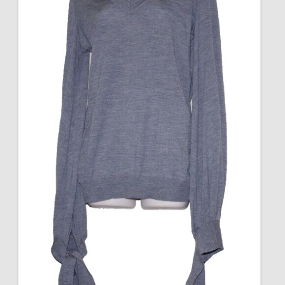 Givenchy Paris Gray 100% Wool V- Neck Women Sweater Size:M  Made in Italy - Picture 2 of 5